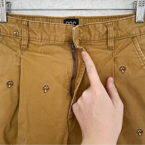 BDG Mia Embroidered Straight Leg Chino Pant Size 6 - Picture 3 of 10